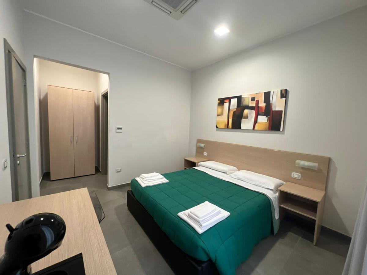 Palazzo 41 Rental Rooms San Pietro Vernotico Ngoại thất bức ảnh