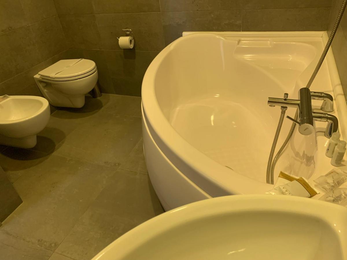 Palazzo 41 Rental Rooms San Pietro Vernotico Ngoại thất bức ảnh