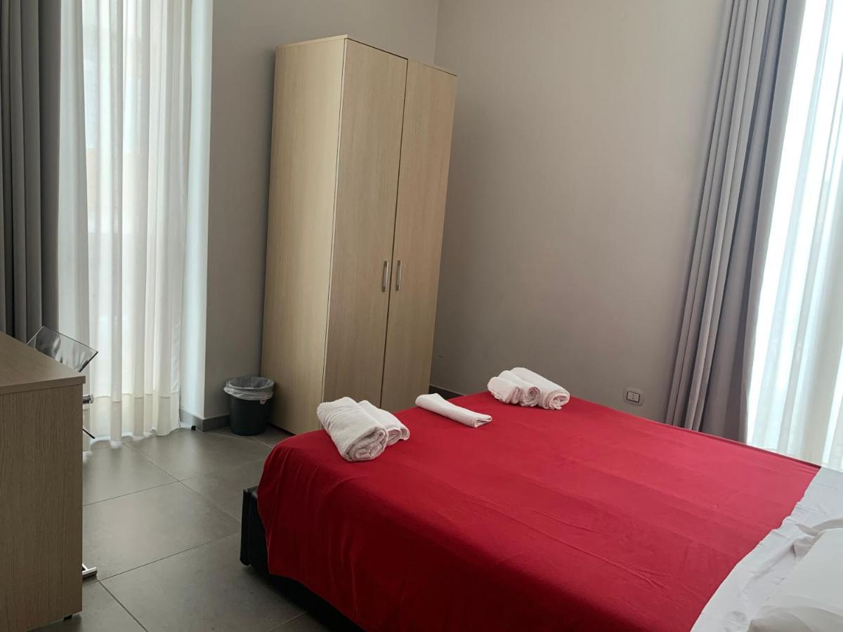 Palazzo 41 Rental Rooms San Pietro Vernotico Ngoại thất bức ảnh